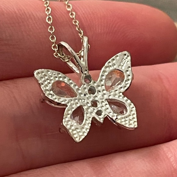 Italian-Made 925 Sterling Silver Chain & Butterfly Pendant - Picture 3 of 5